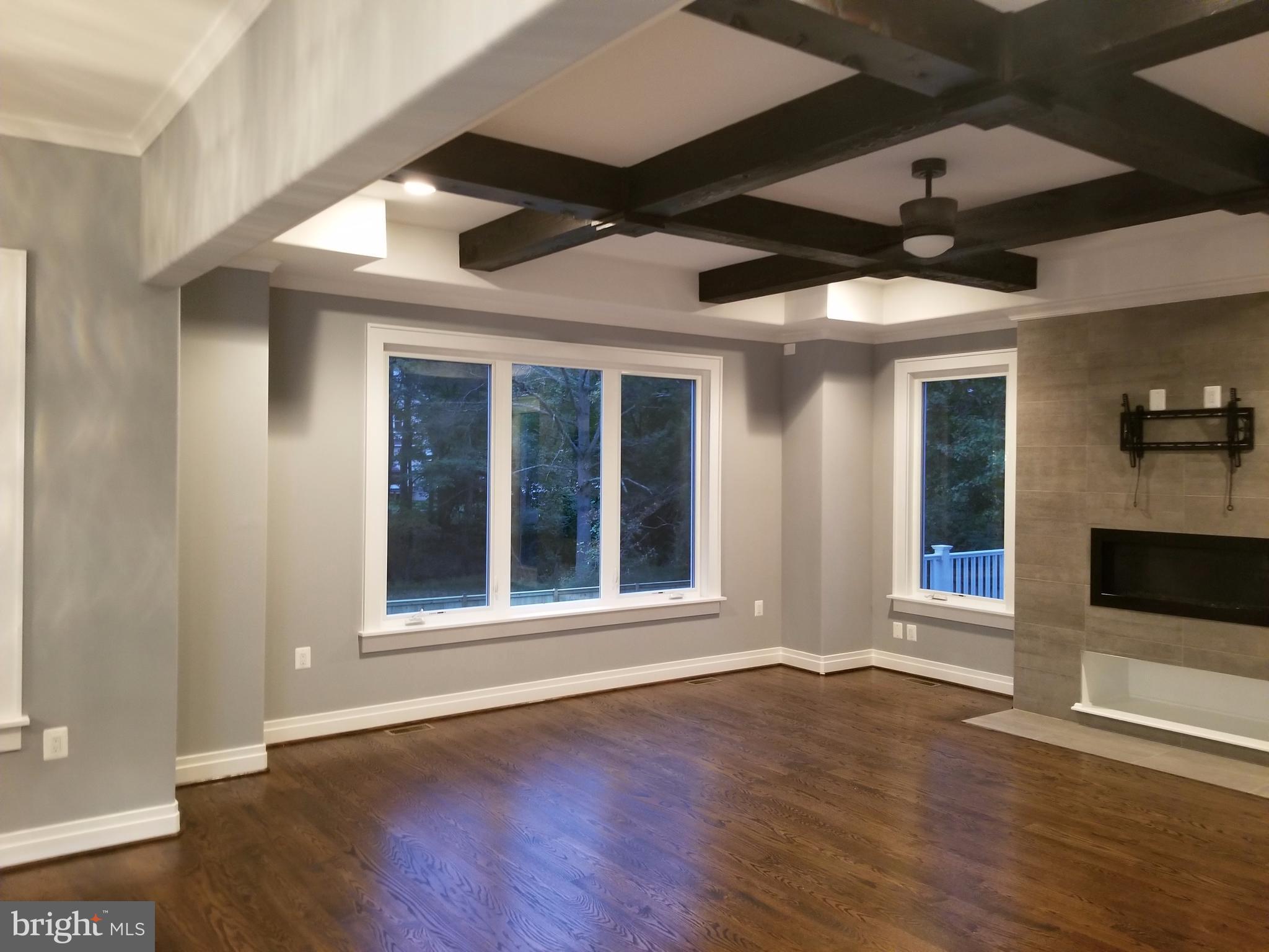 EAST VIENNA WOODS - Residential