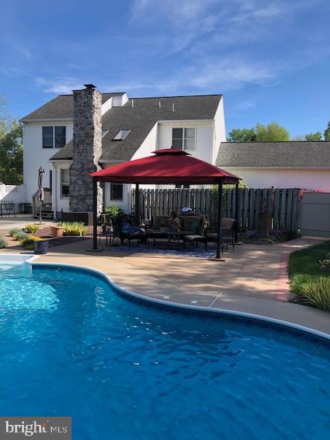 1014 SHADOWSTONE DRIVE