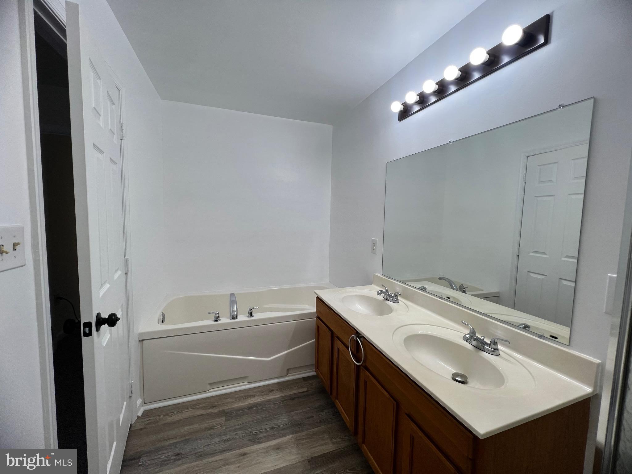 TOWNES OF INWOOD - Residential