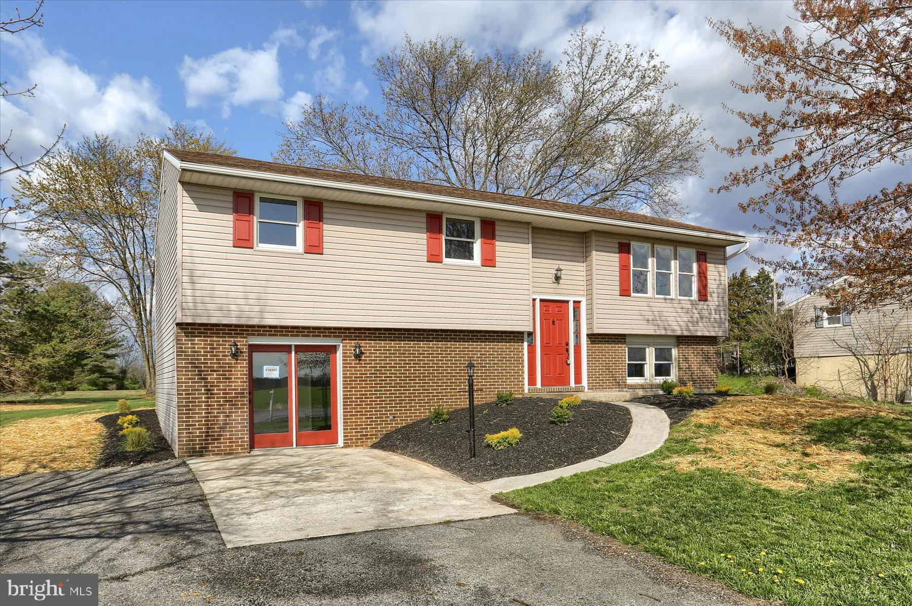 Newville, Pennsylvania 17241, United States, 4 Bedrooms Bedrooms, ,2 BathroomsBathrooms,Residential,Pending,105003