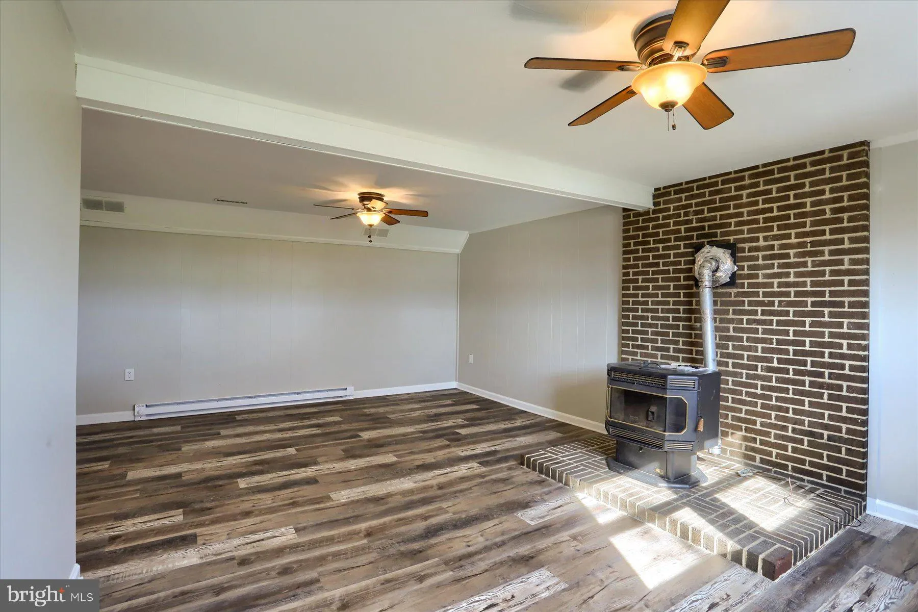 Newville, Pennsylvania 17241, United States, 4 Bedrooms Bedrooms, ,2 BathroomsBathrooms,Residential,Pending,105003