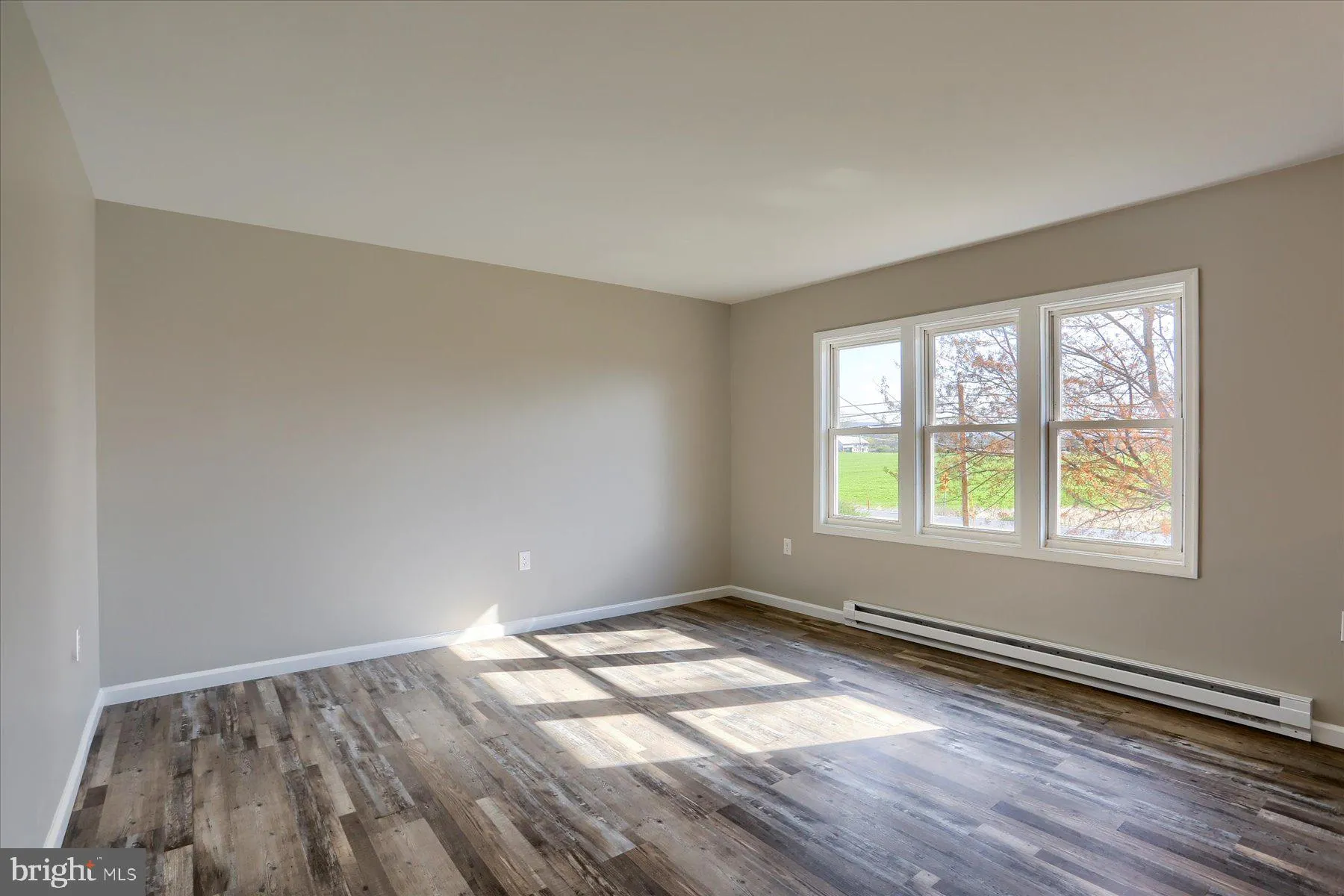 Newville, Pennsylvania 17241, United States, 4 Bedrooms Bedrooms, ,2 BathroomsBathrooms,Residential,Pending,105003