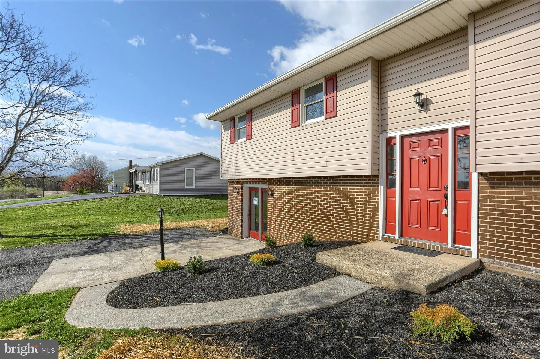 Newville, Pennsylvania 17241, United States, 4 Bedrooms Bedrooms, ,2 BathroomsBathrooms,Residential,Pending,105003