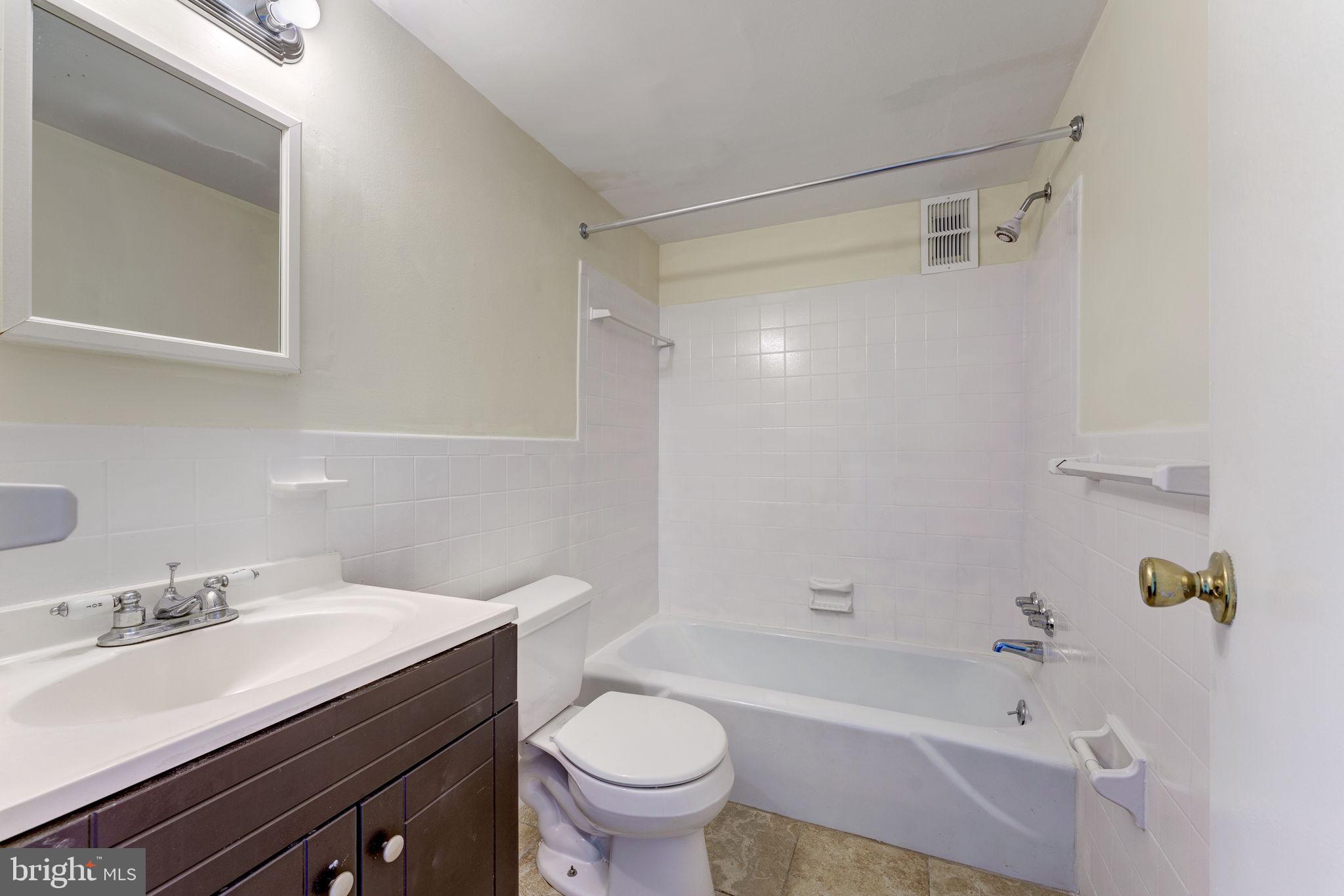 SEVILLE - Residential Lease