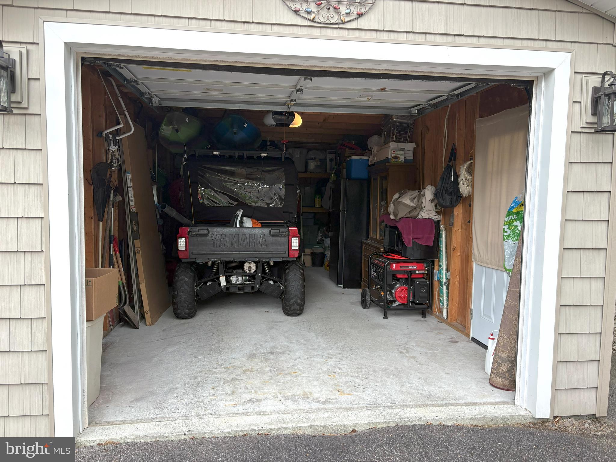 1039 ROLLING HILLS DR