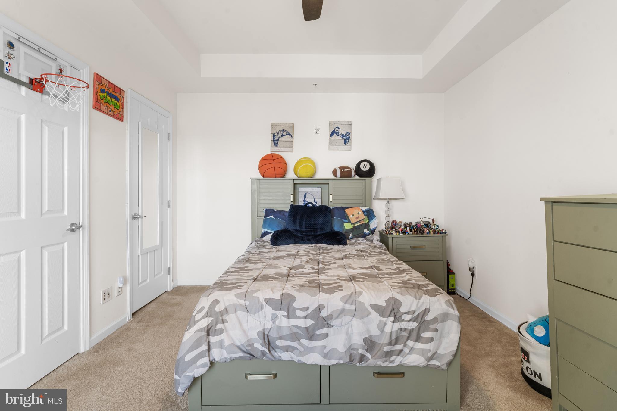 OVERLOOK - Residential Lease