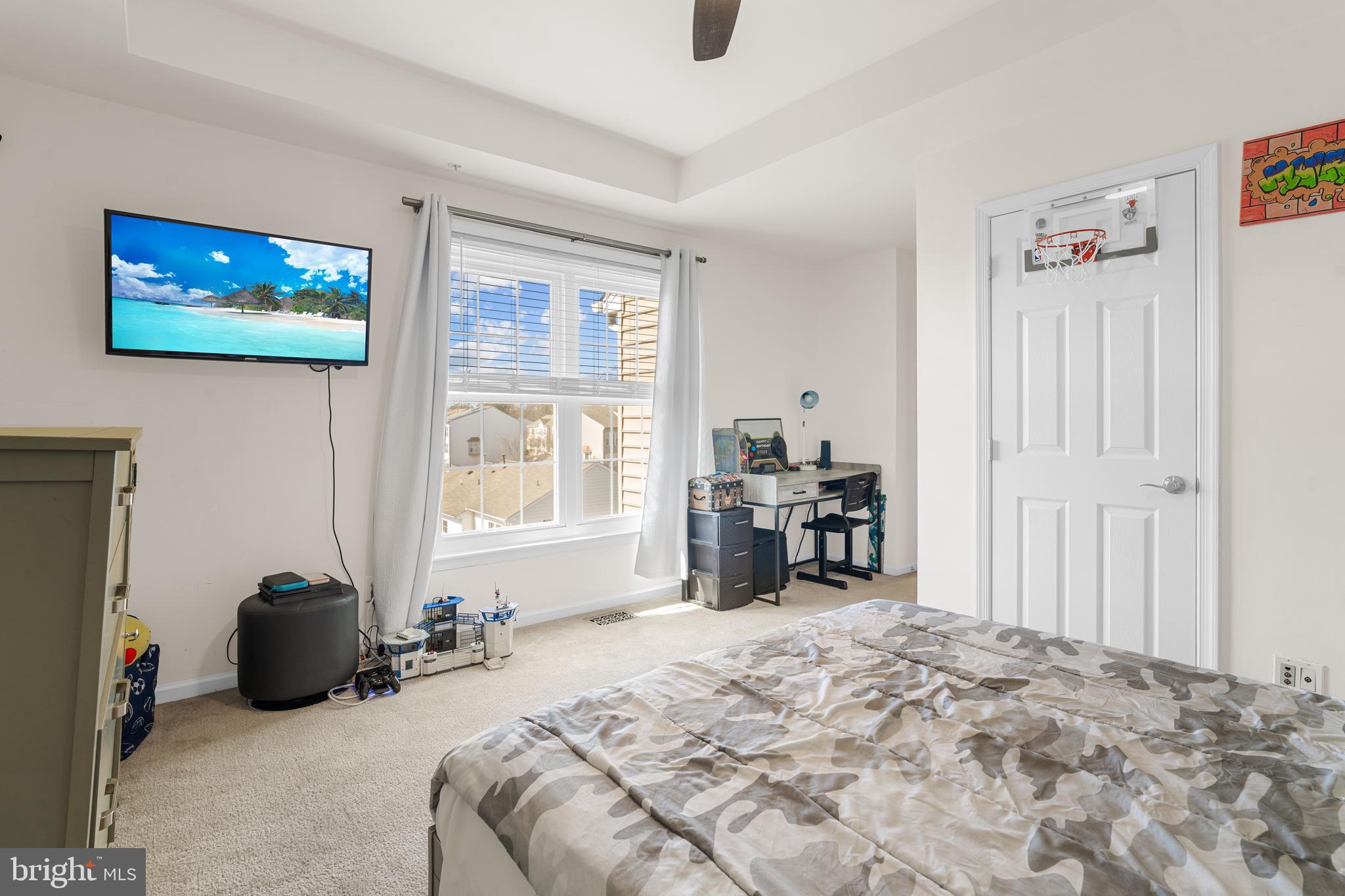 OVERLOOK - Residential Lease