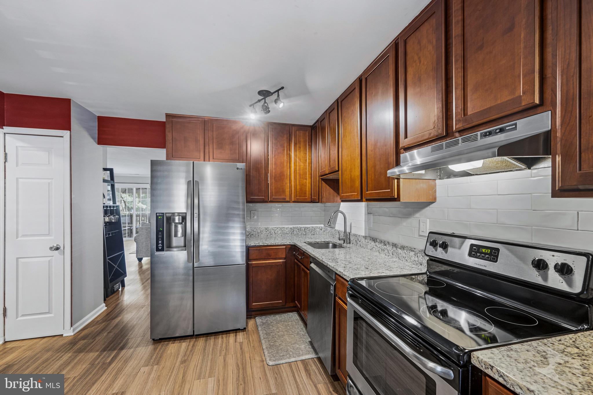 CROFTON MEWS CONDO - Residential