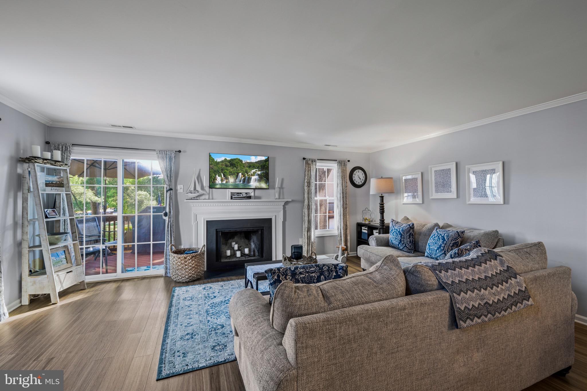 CROFTON MEWS CONDO - Residential