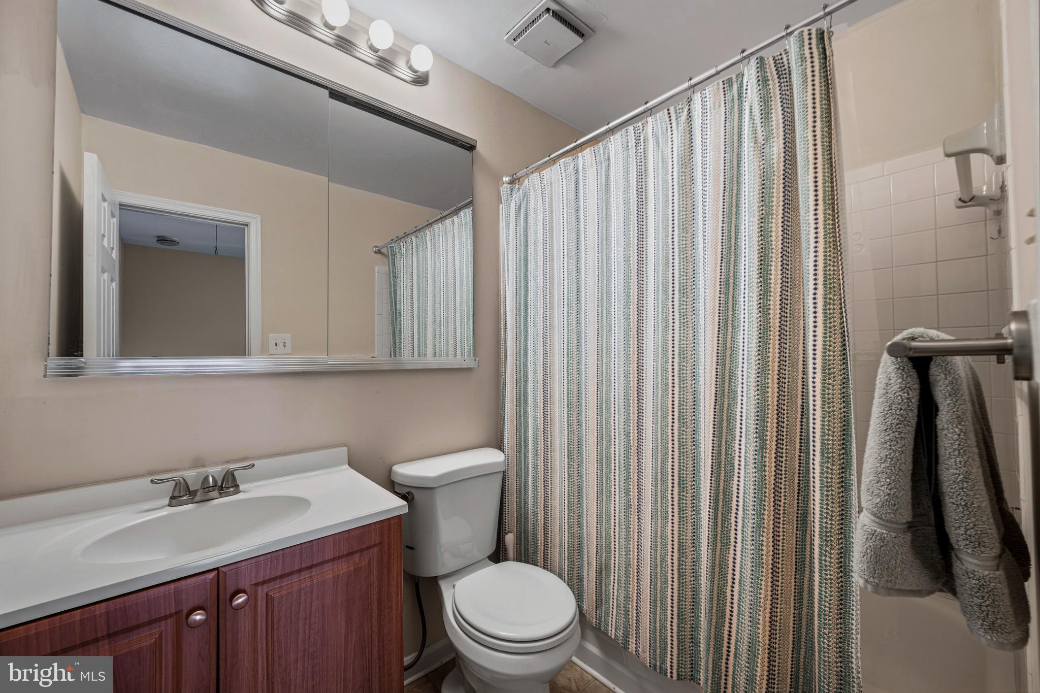 CROFTON MEWS CONDO - Residential