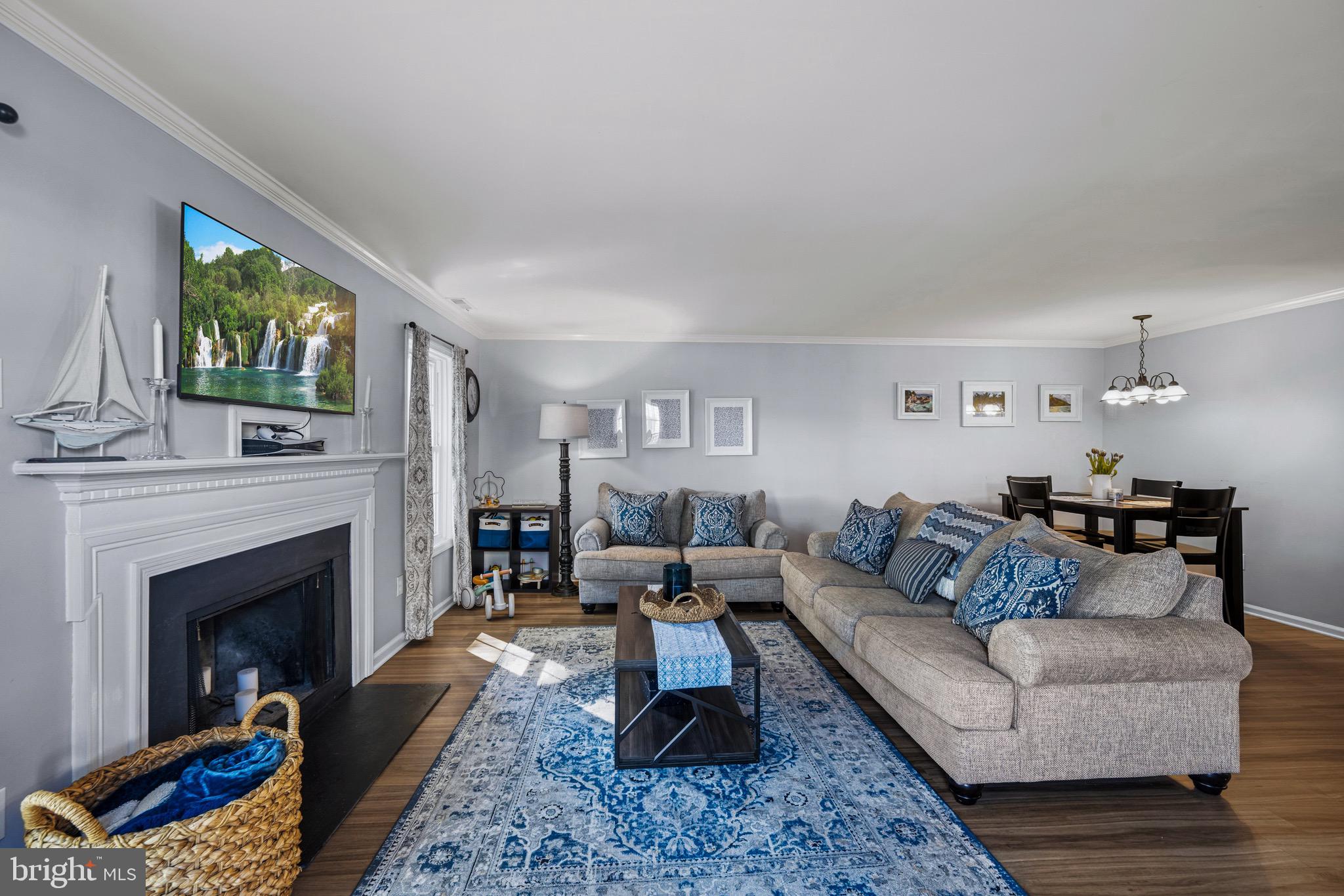 CROFTON MEWS CONDO - Residential