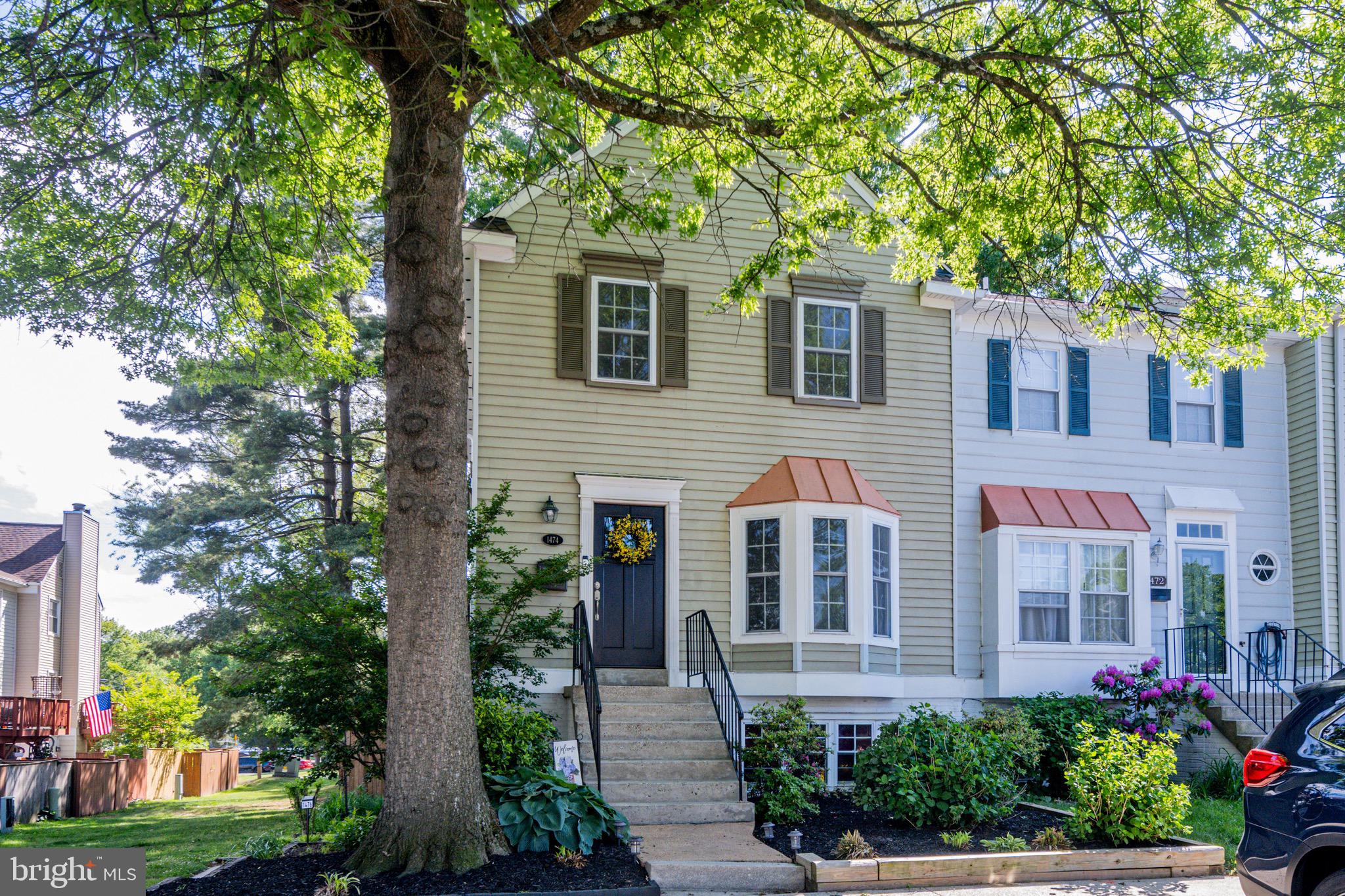 CROFTON MEWS CONDO - Residential