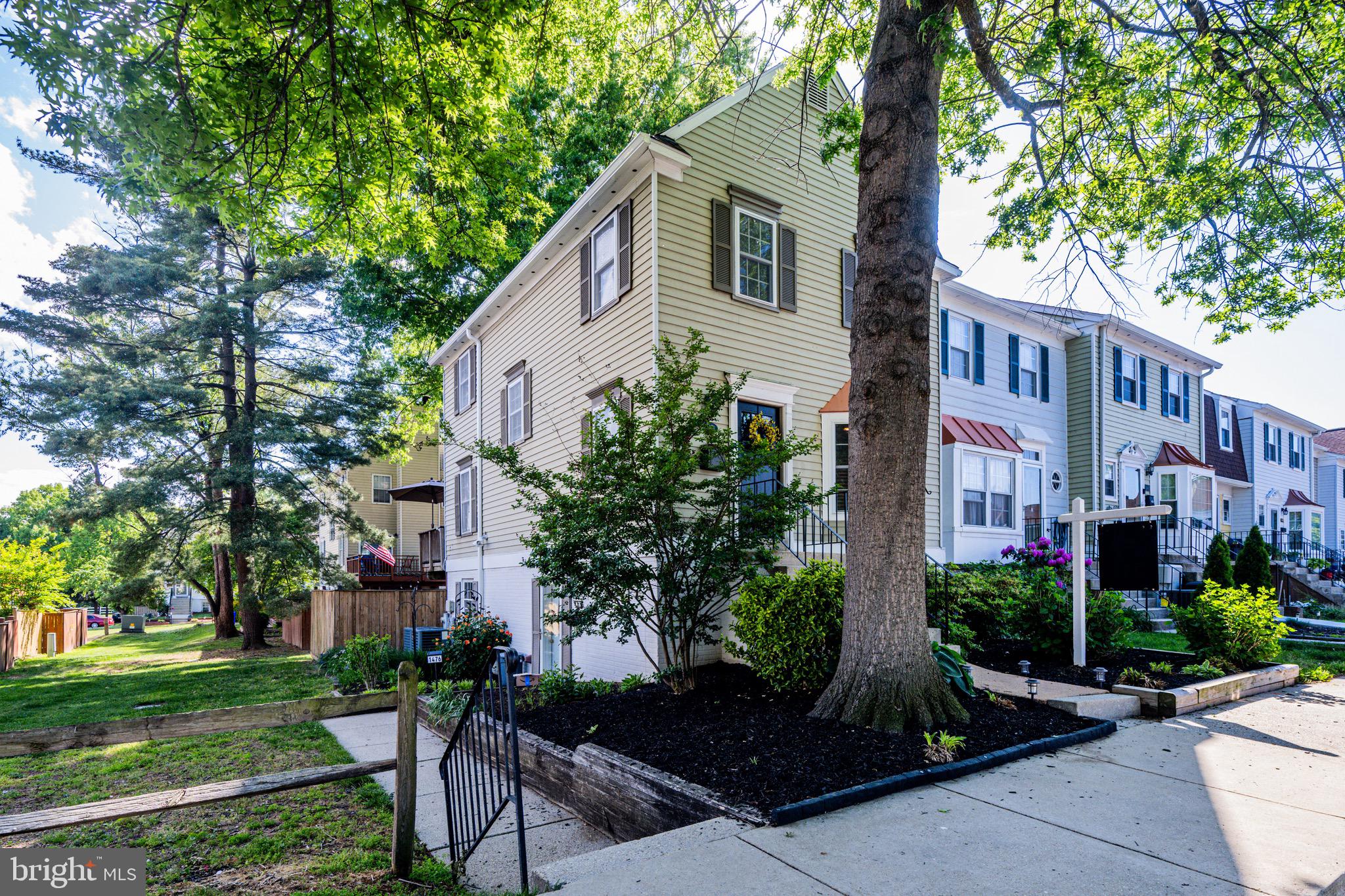 CROFTON MEWS CONDO - Residential