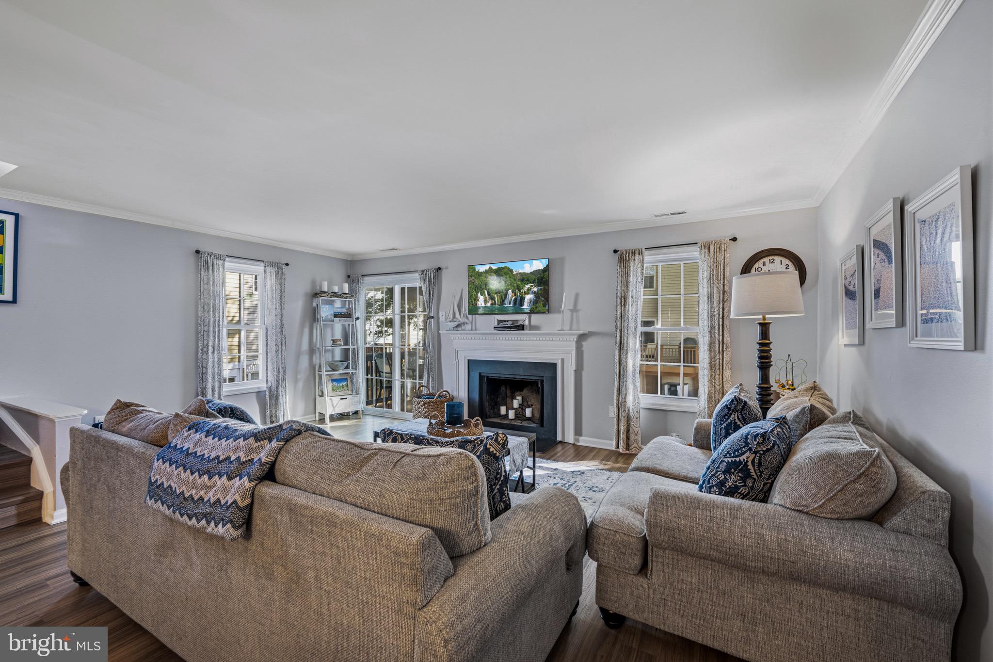 CROFTON MEWS CONDO - Residential