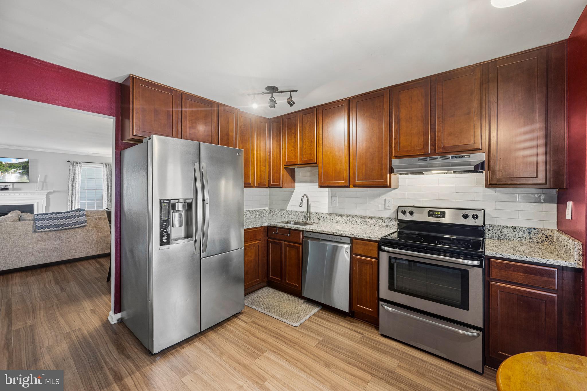 CROFTON MEWS CONDO - Residential
