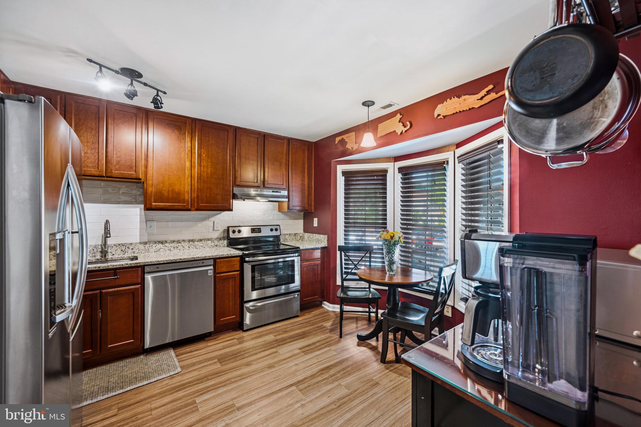 CROFTON MEWS CONDO - Residential