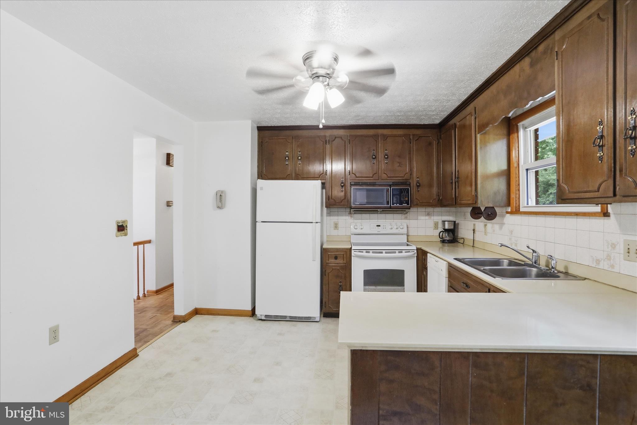 SHERWOOD ACRES - Residential