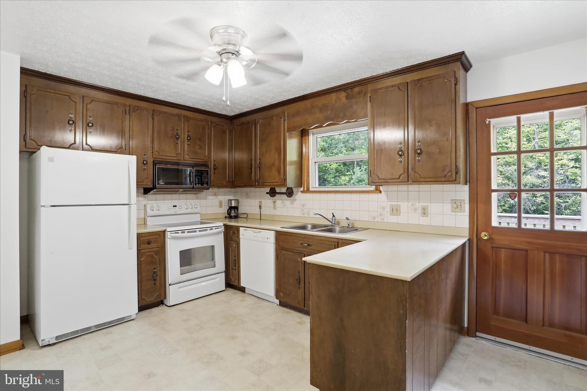 SHERWOOD ACRES - Residential