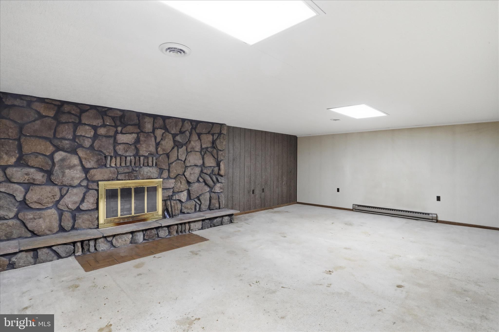 SHERWOOD ACRES - Residential