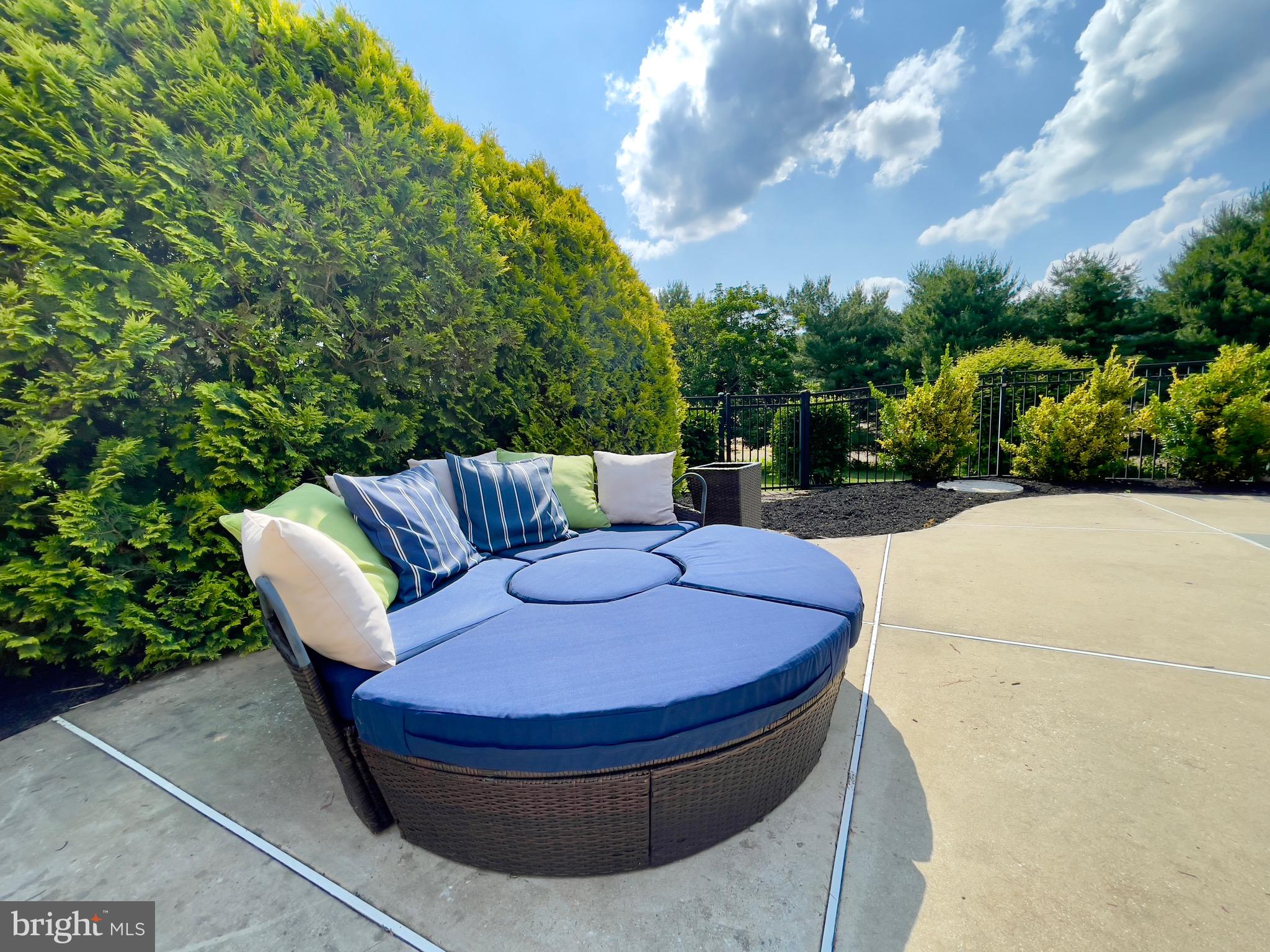 QUARTERFIELD - Residential