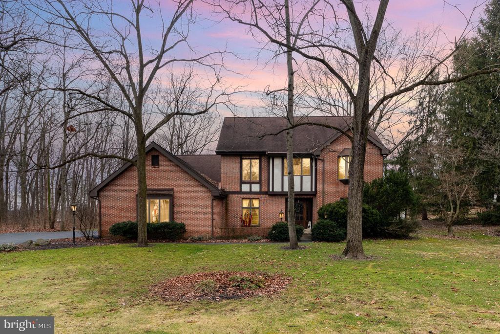 Photo of 342 Westview Drive, Elizabethtown, PA 17022 (MLS # PALA2046394)