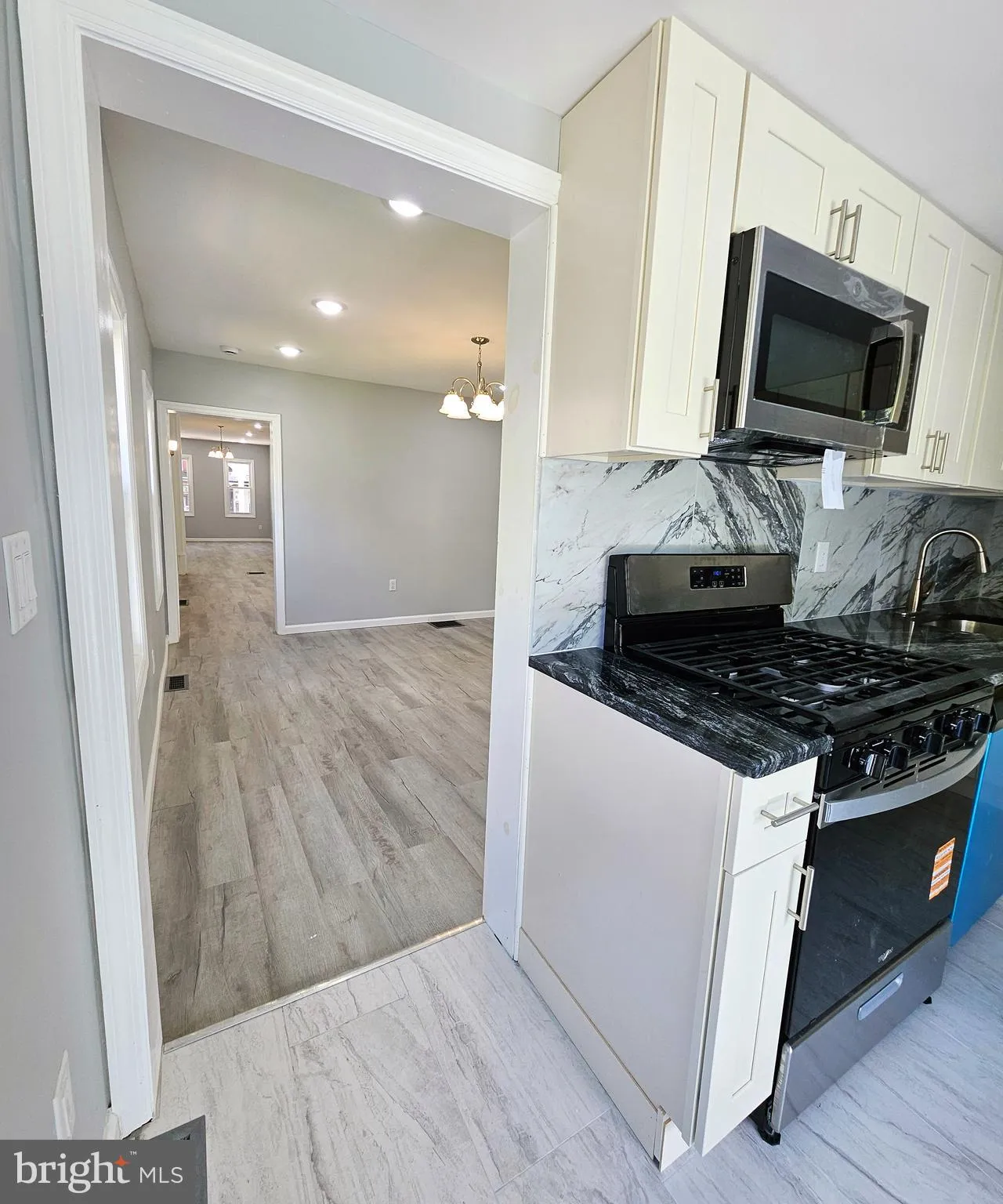 Burlington, New Jersey 08016, United States, 5 Bedrooms Bedrooms, ,2 BathroomsBathrooms,Residential,Active,198644