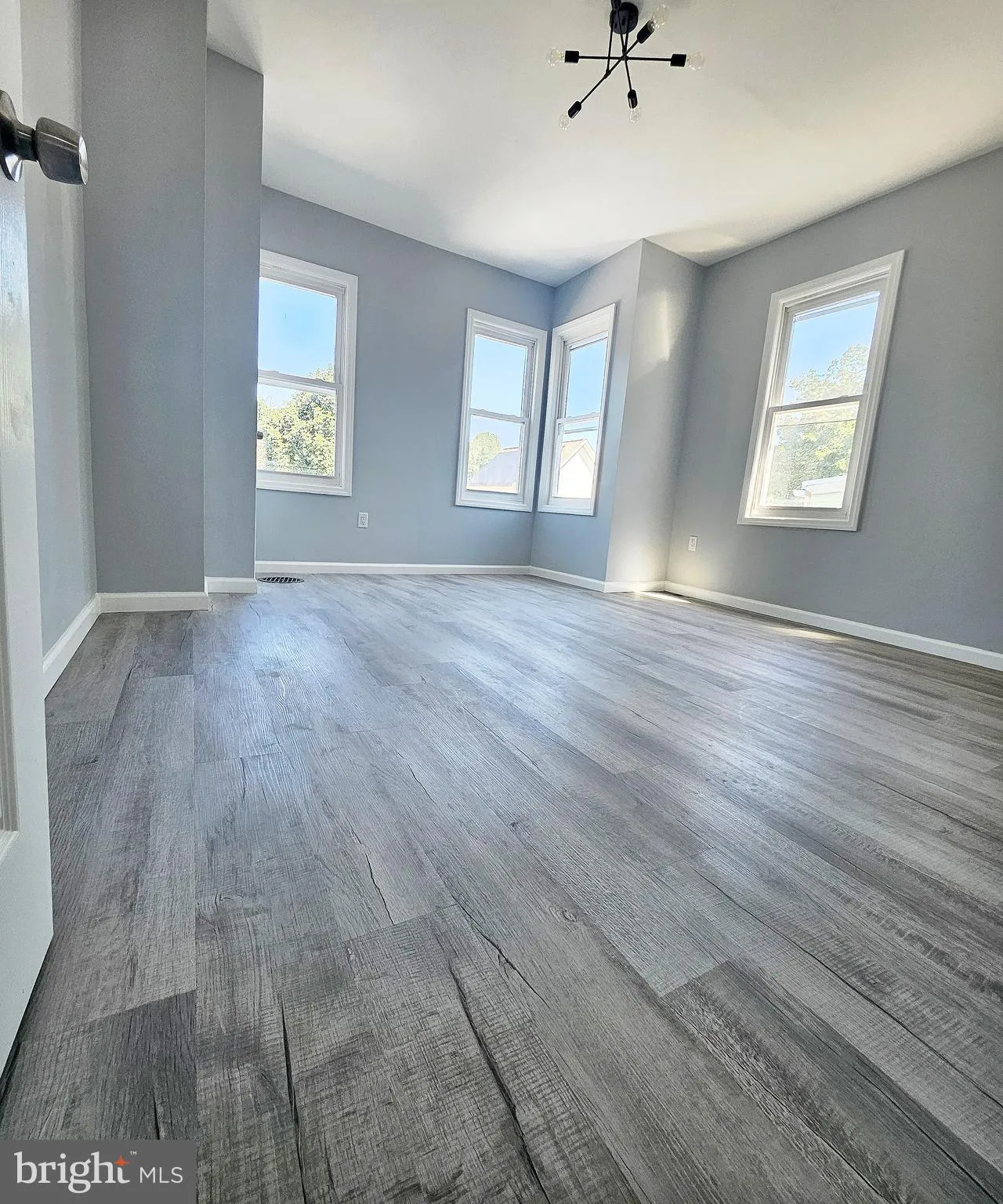 Burlington, New Jersey 08016, United States, 5 Bedrooms Bedrooms, ,2 BathroomsBathrooms,Residential,Active,198644