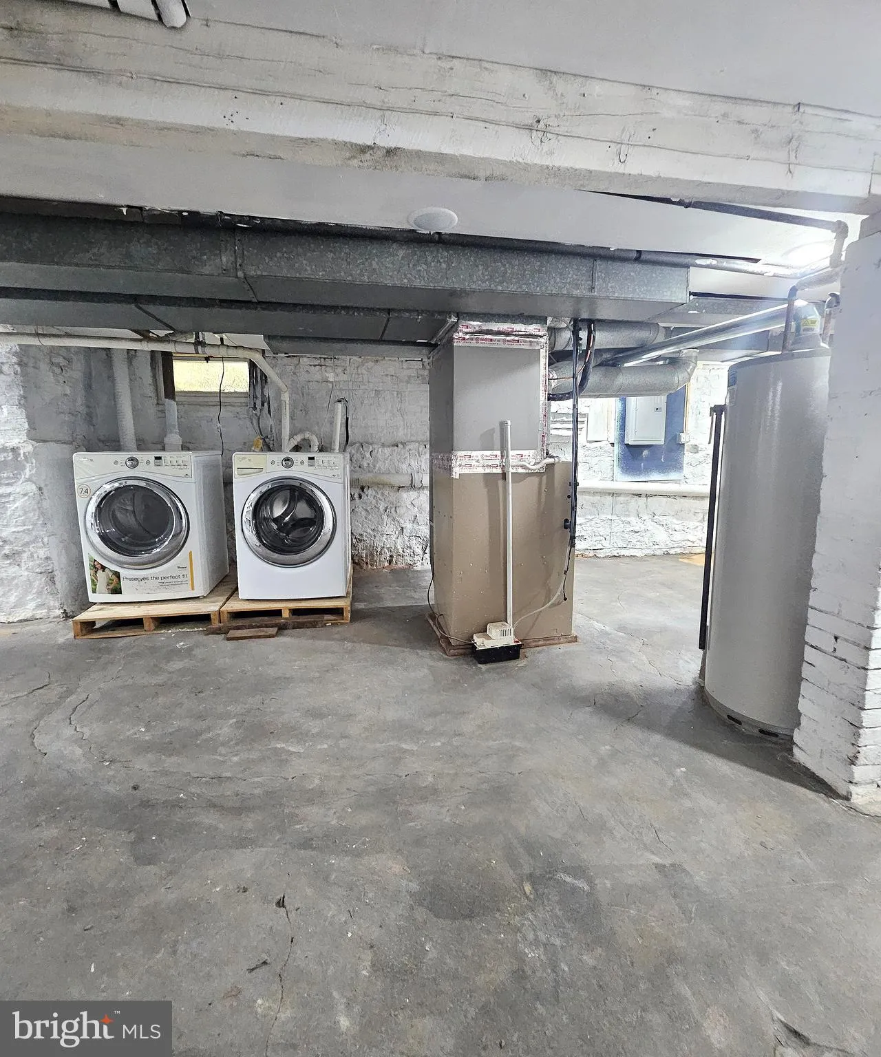 Burlington, New Jersey 08016, United States, 5 Bedrooms Bedrooms, ,2 BathroomsBathrooms,Residential,Active,198644