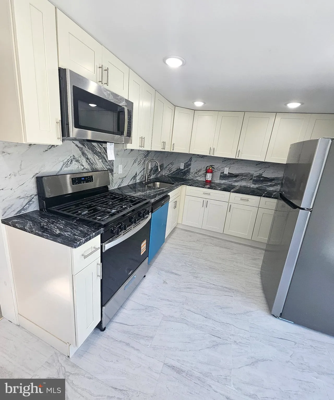 Burlington, New Jersey 08016, United States, 5 Bedrooms Bedrooms, ,2 BathroomsBathrooms,Residential,Active,198644