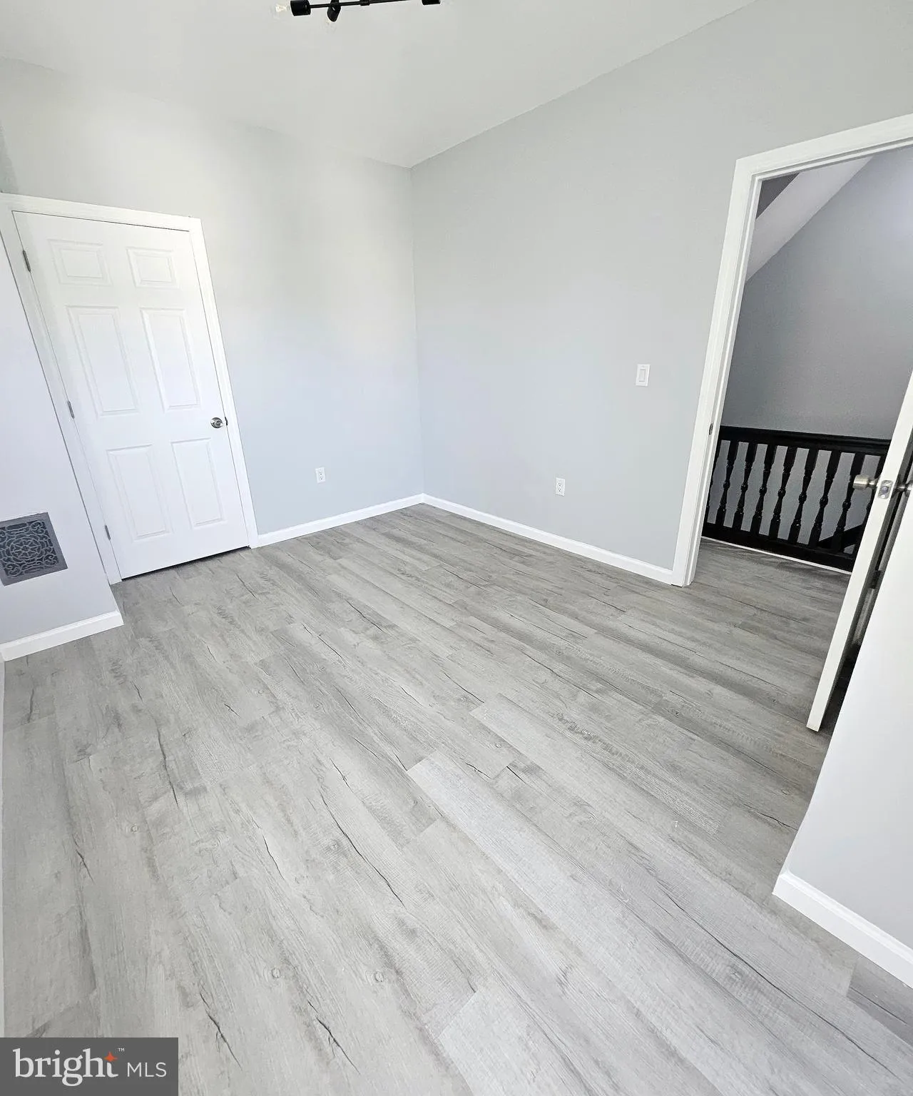 Burlington, New Jersey 08016, United States, 5 Bedrooms Bedrooms, ,2 BathroomsBathrooms,Residential,Active,198644