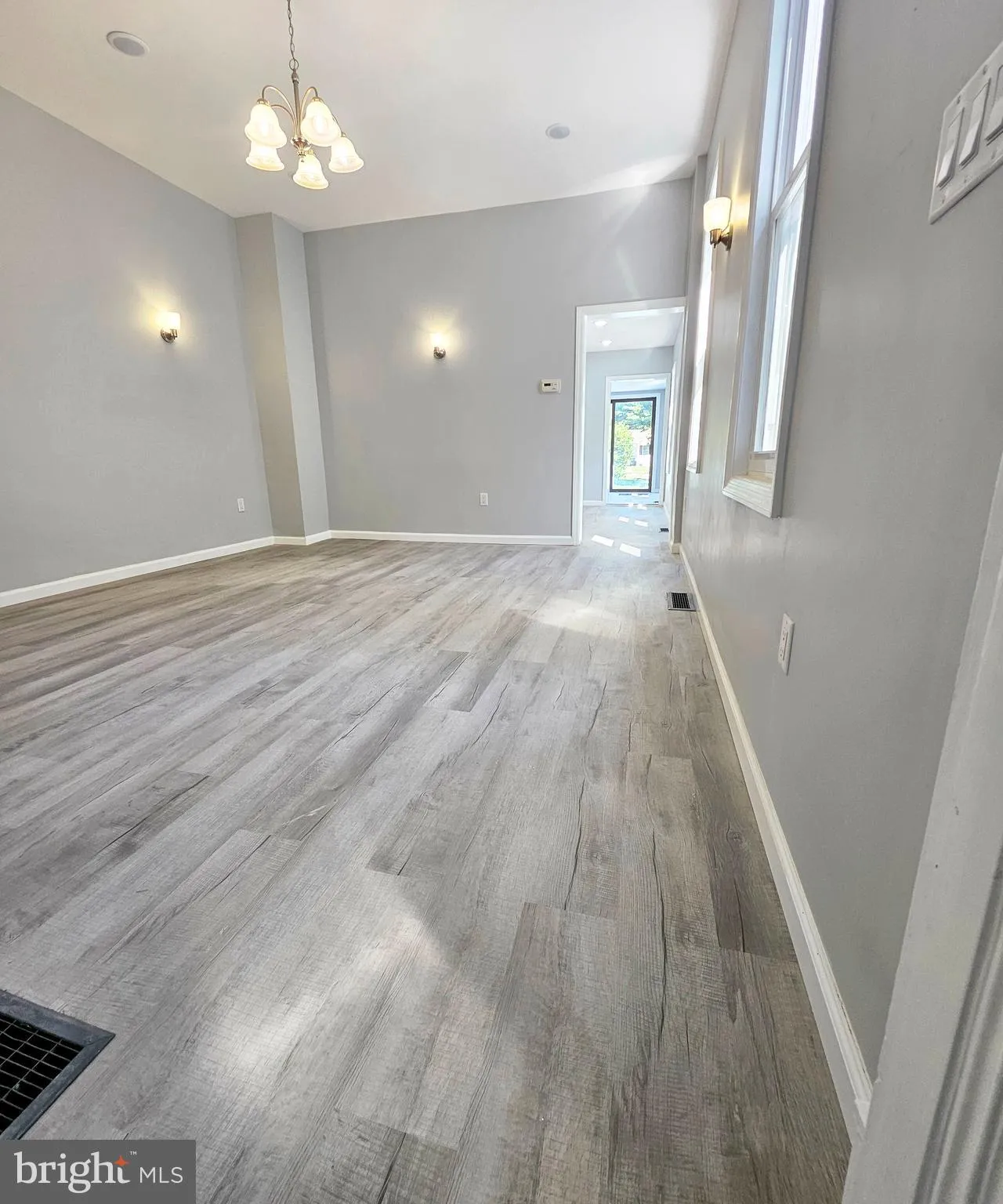 Burlington, New Jersey 08016, United States, 5 Bedrooms Bedrooms, ,2 BathroomsBathrooms,Residential,Active,198644