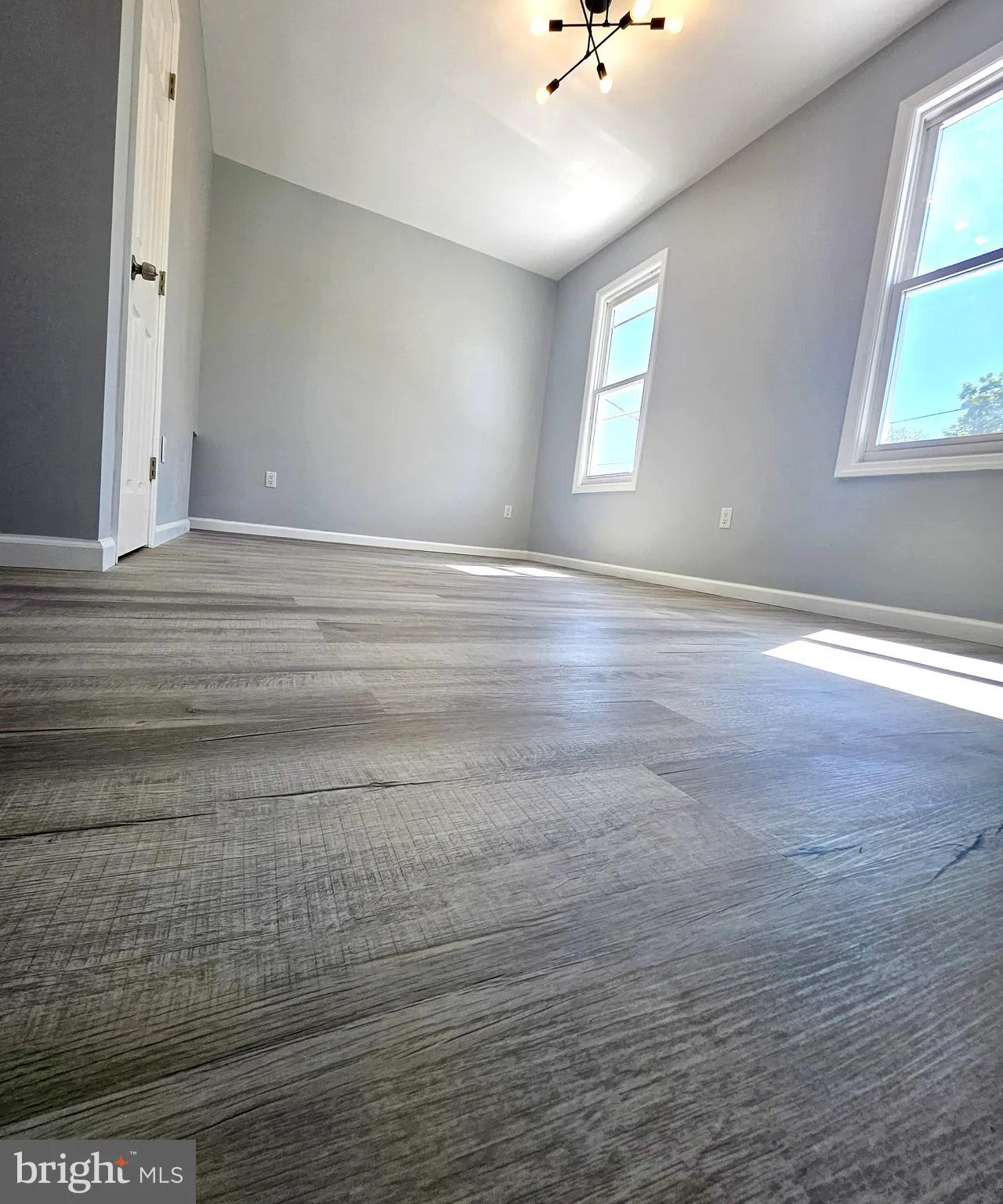 Burlington, New Jersey 08016, United States, 5 Bedrooms Bedrooms, ,2 BathroomsBathrooms,Residential,Active,198644