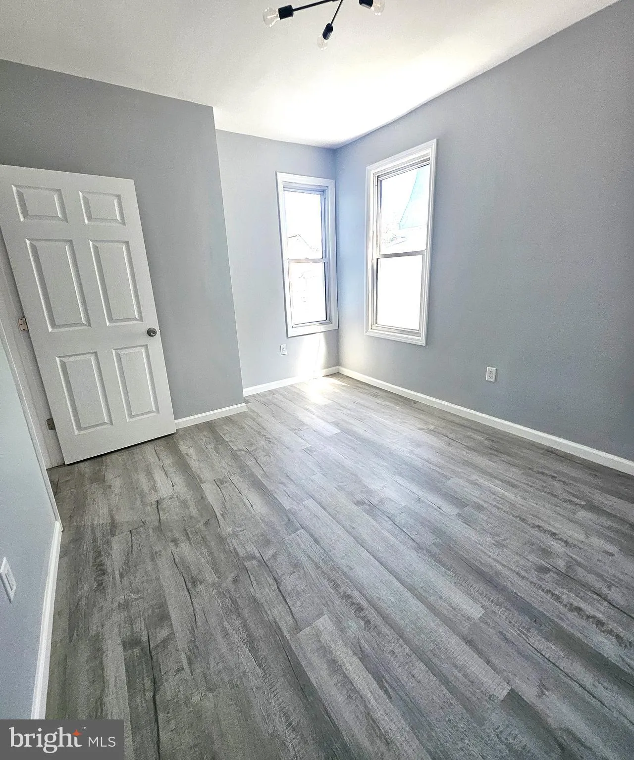 Burlington, New Jersey 08016, United States, 5 Bedrooms Bedrooms, ,2 BathroomsBathrooms,Residential,Active,198644