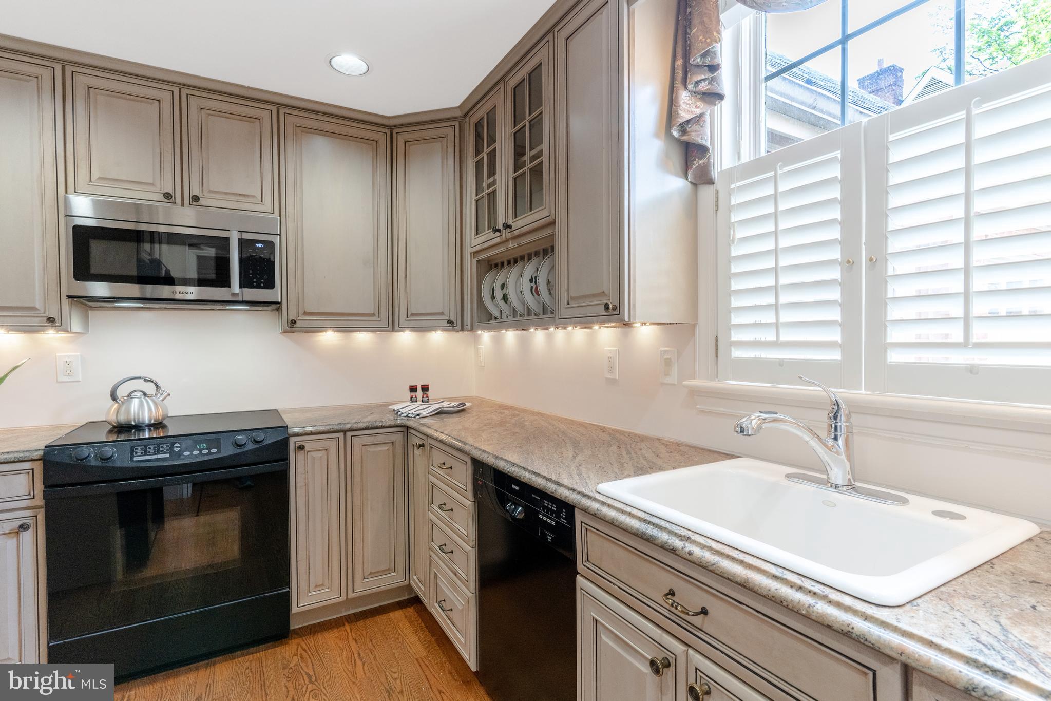 THACHER CT - Residential