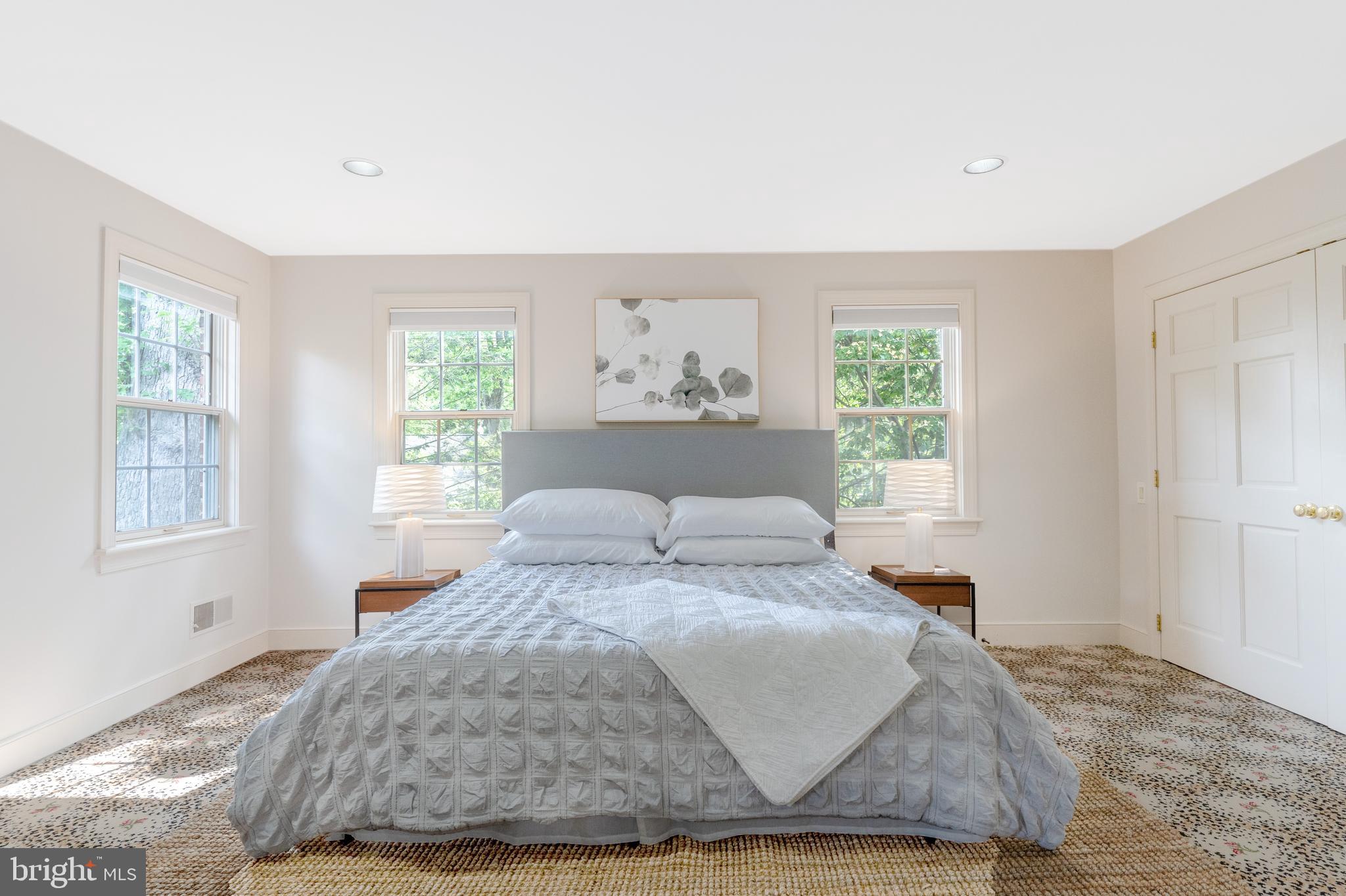THACHER CT - Residential
