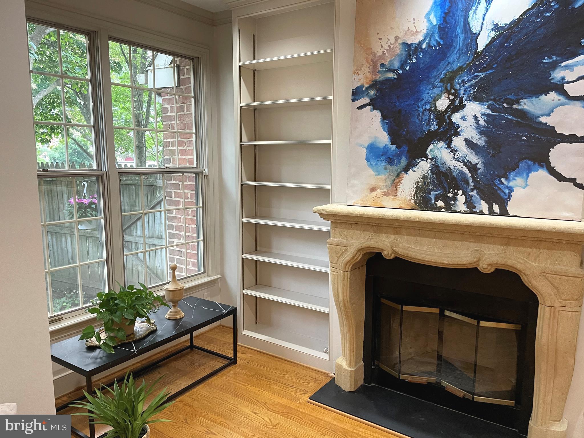 THACHER CT - Residential
