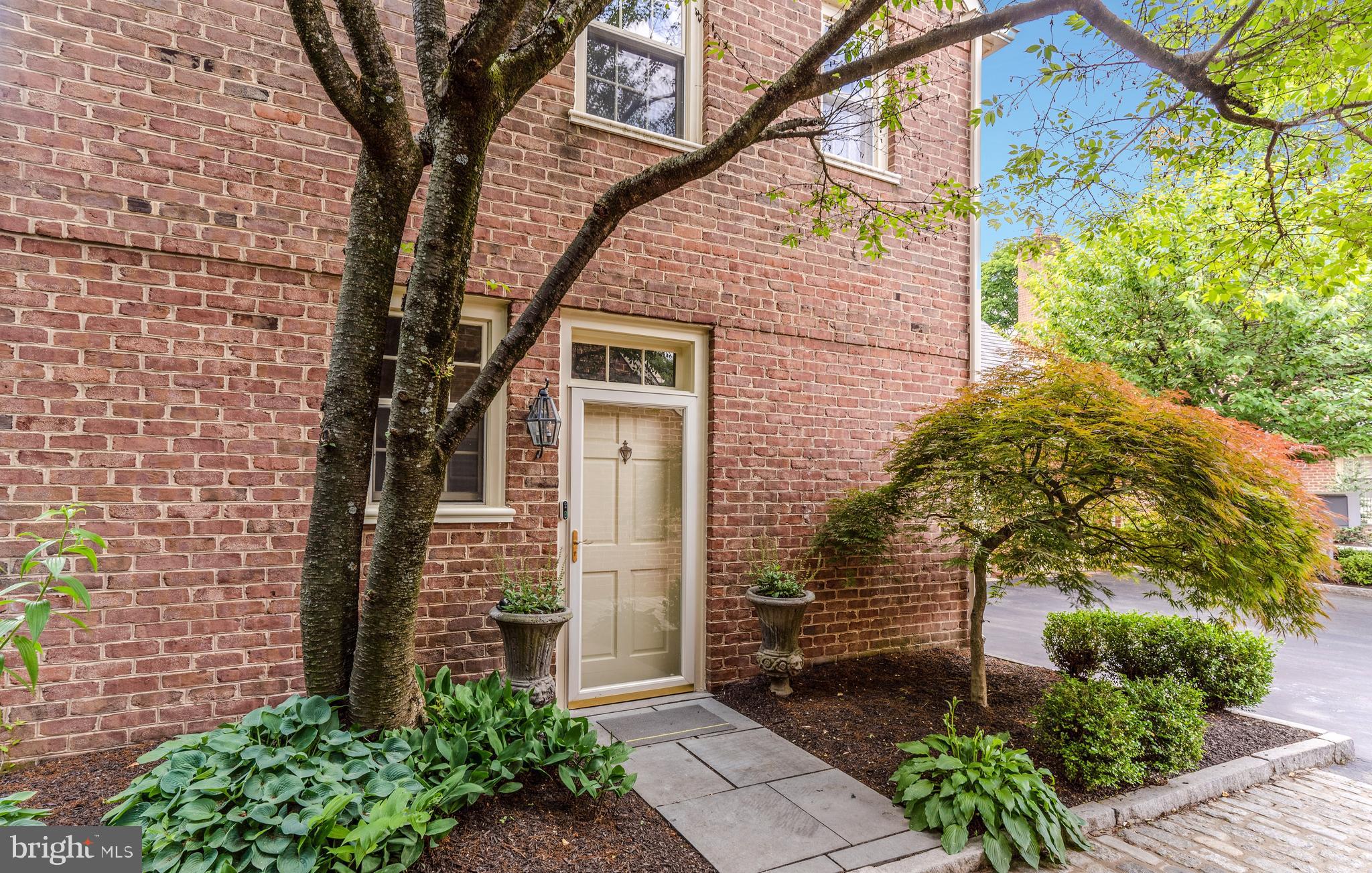 THACHER CT - Residential
