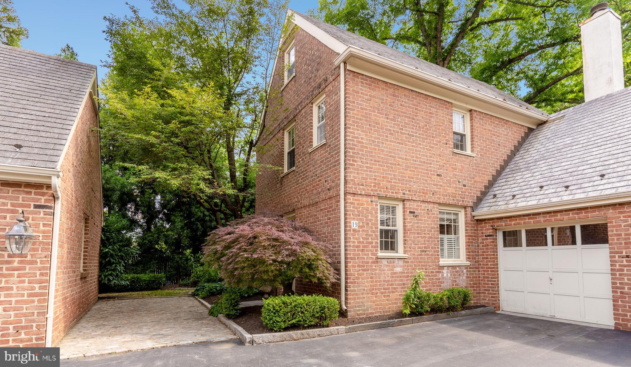 THACHER CT - Residential