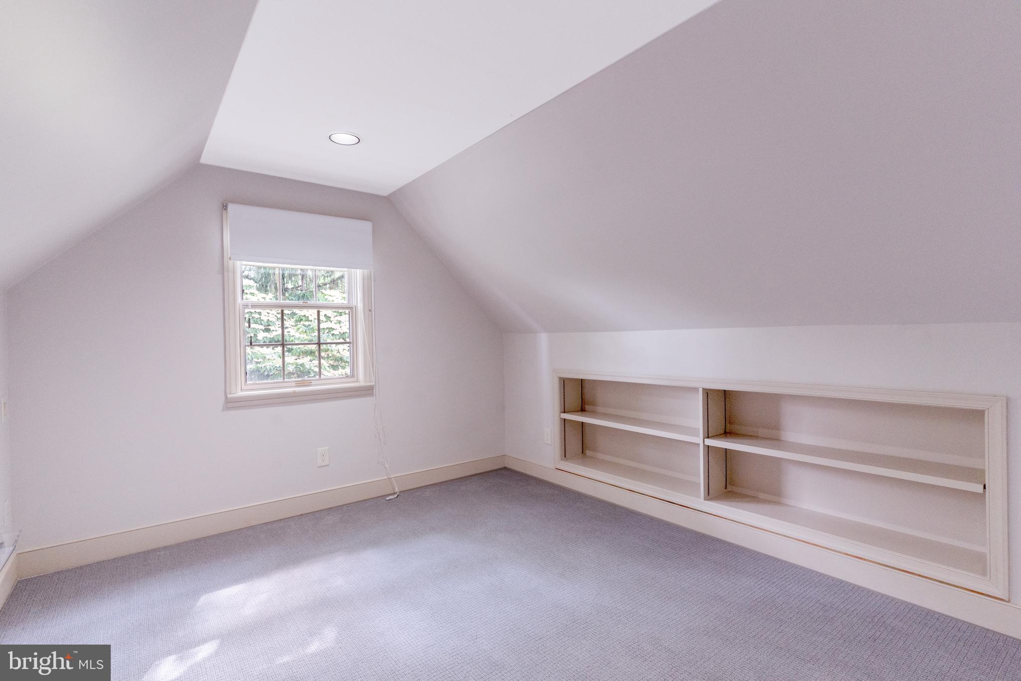 THACHER CT - Residential