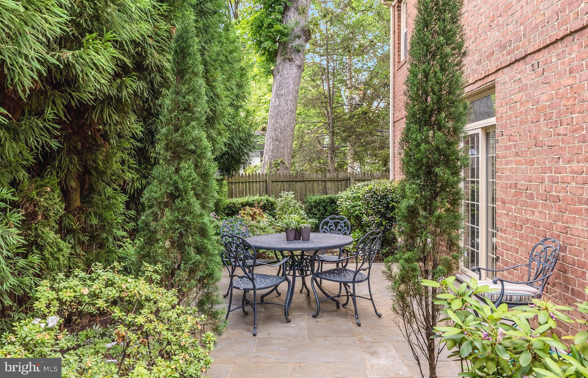 THACHER CT - Residential