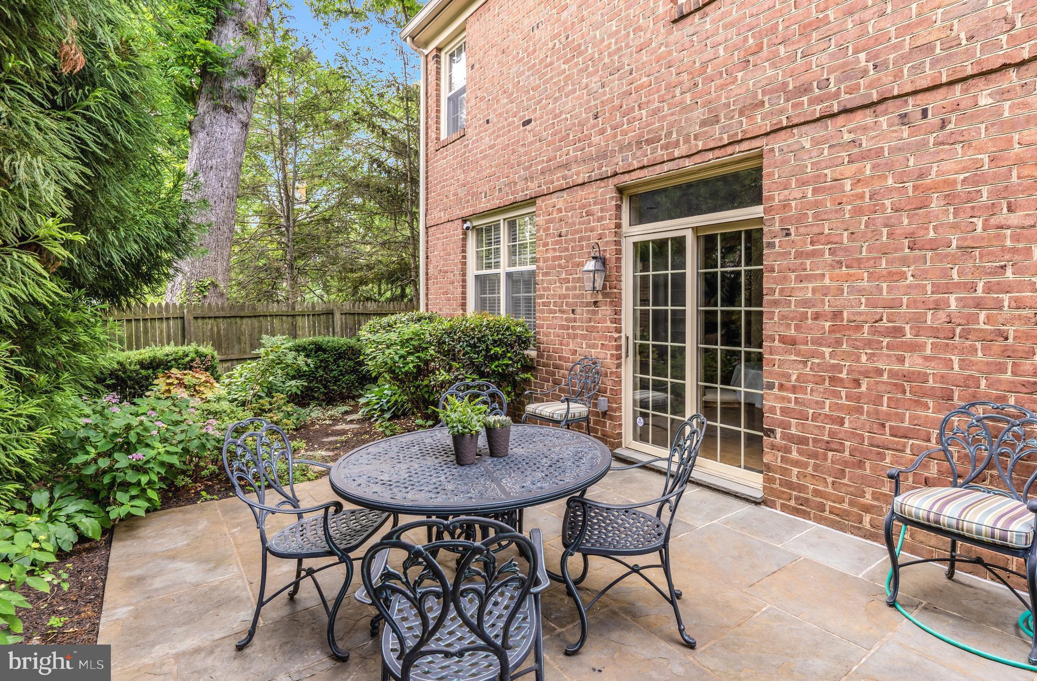 THACHER CT - Residential