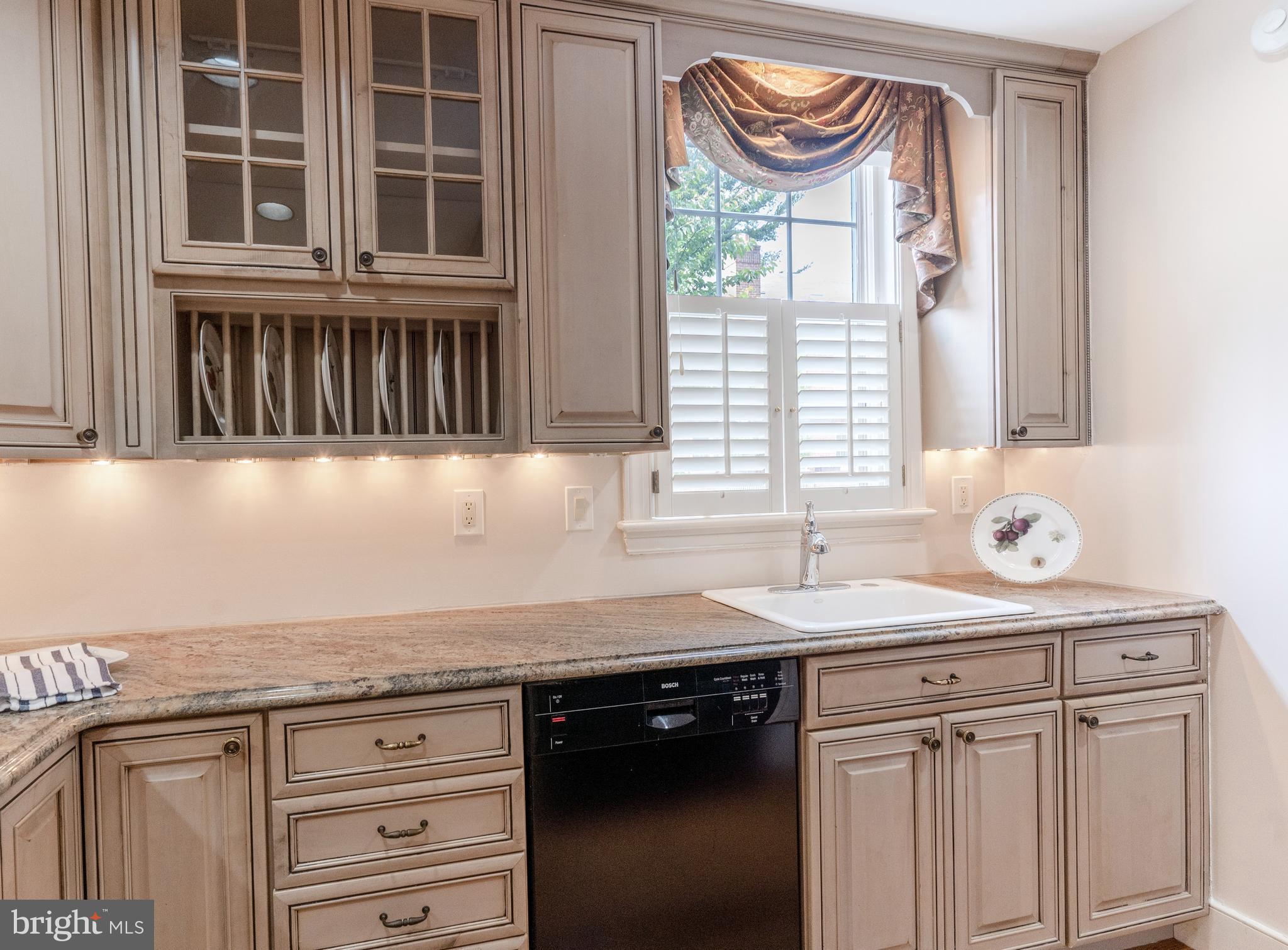 THACHER CT - Residential