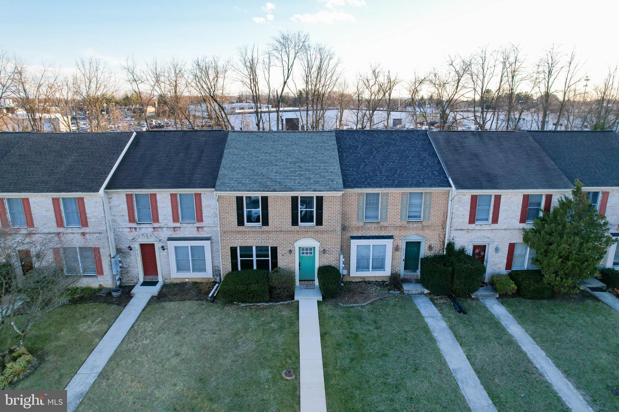 HAMPDEN COURT - Residential