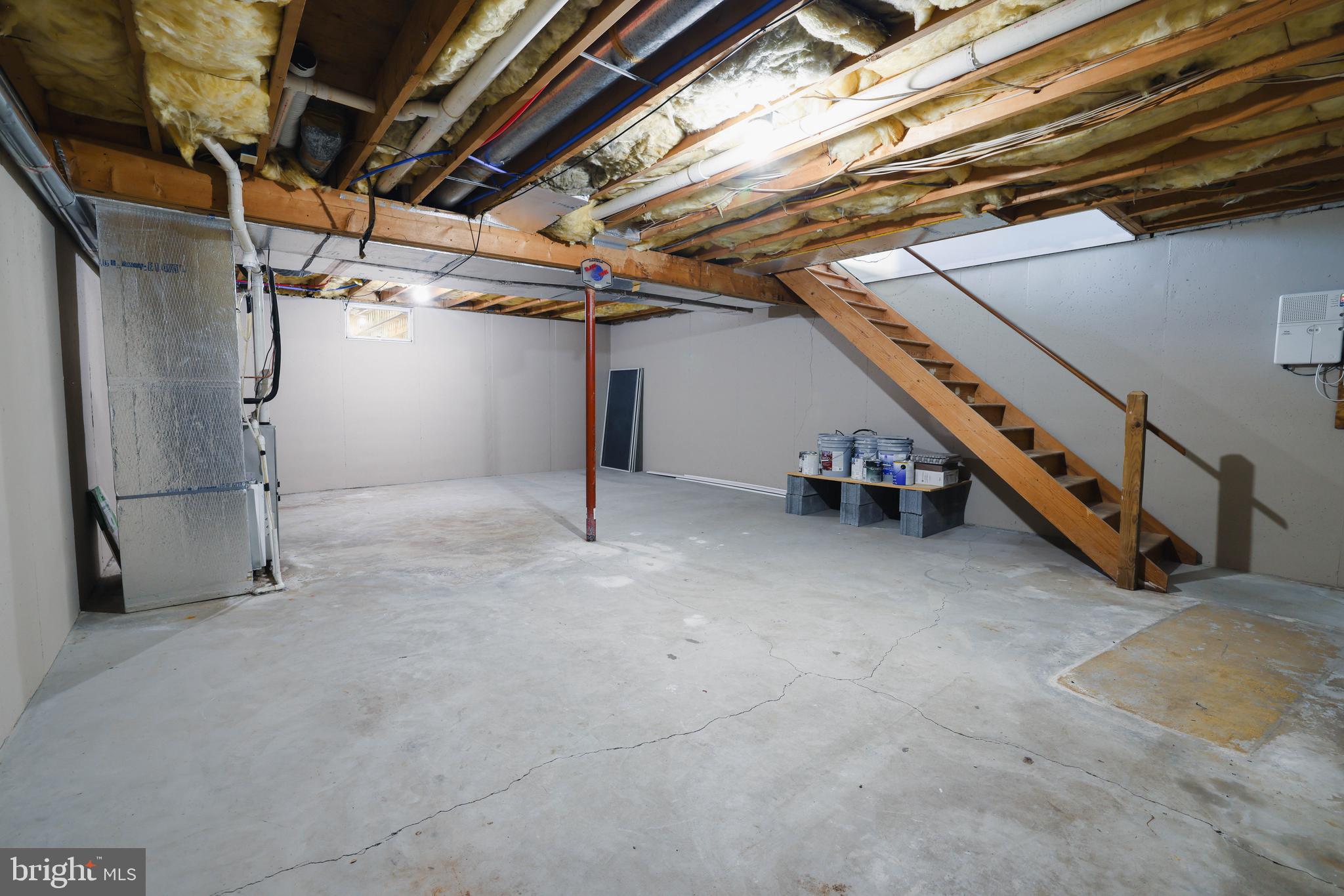 HAMPDEN COURT - Residential