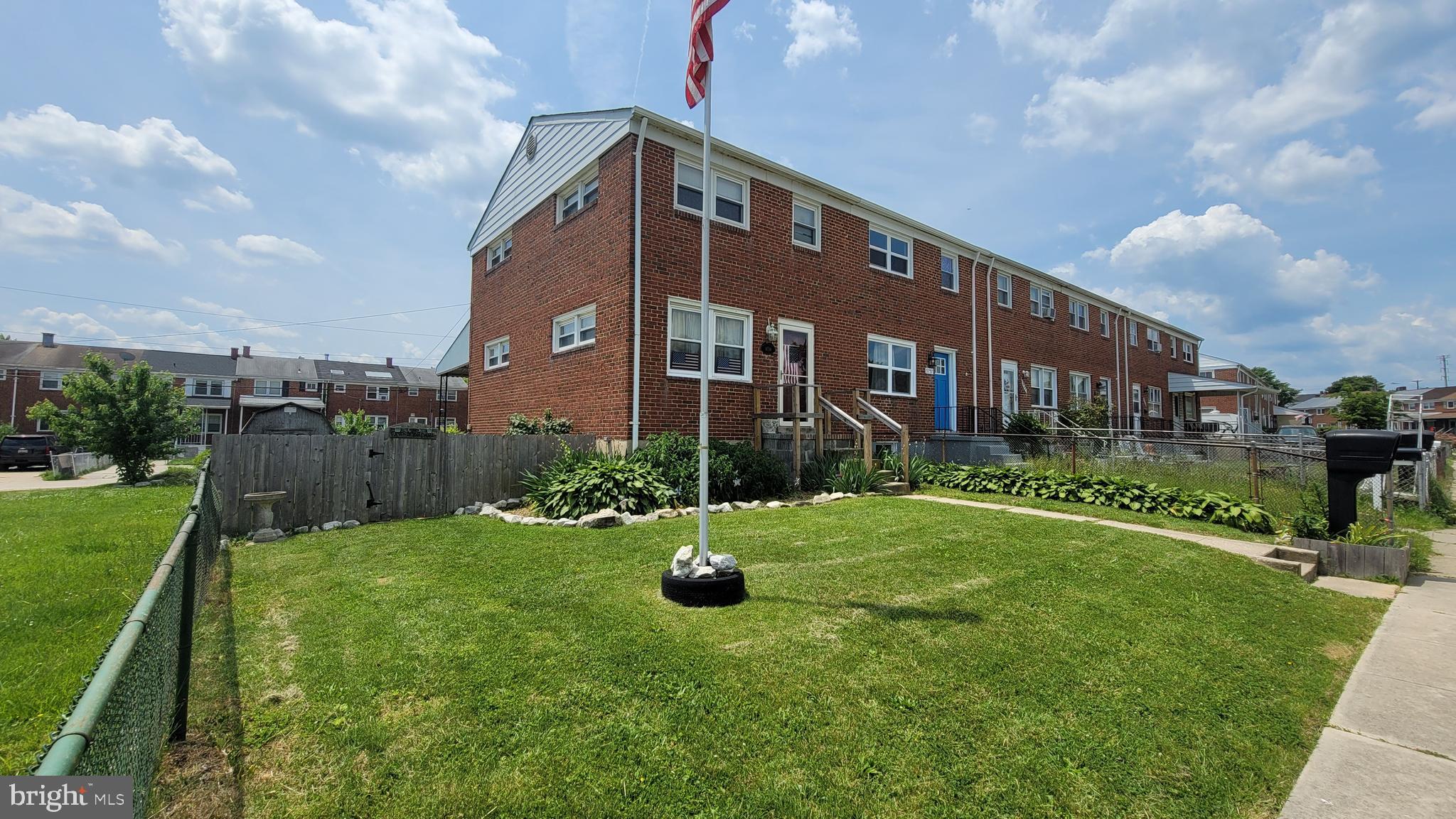 MAPLECREST - Residential