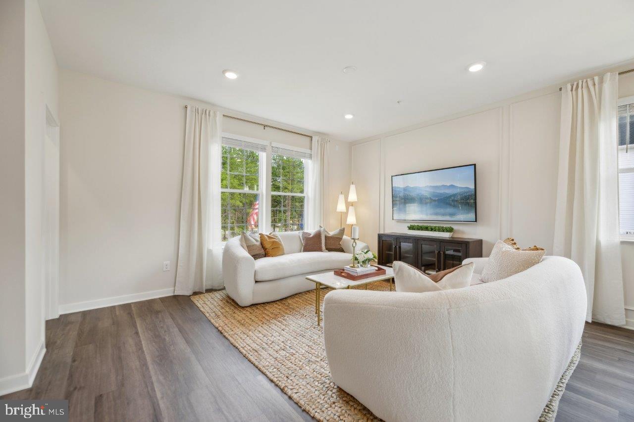 PINEGROVE - Residential