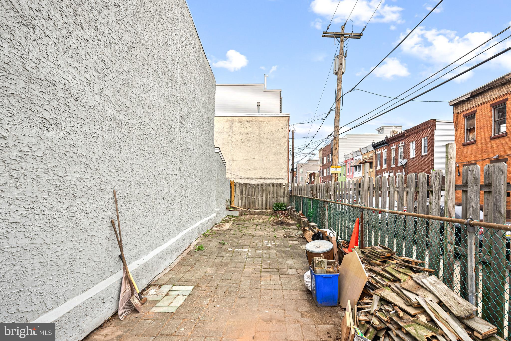 Corner Lot surrounded by new construction on same block foundations just poured. Somerset Square is one block away, Riverwards built 11 Triplexes and Pump House, Walking distance to Aramingo Ave, Frankford Ave and surrounding shopping centers.