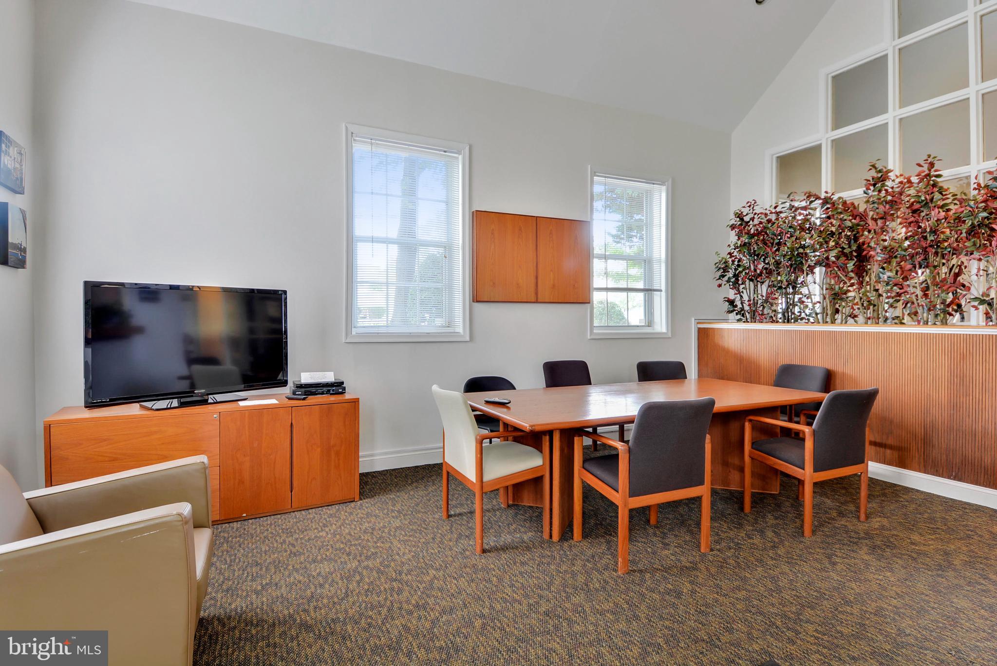 POTOWMACK CROSSING - Residential