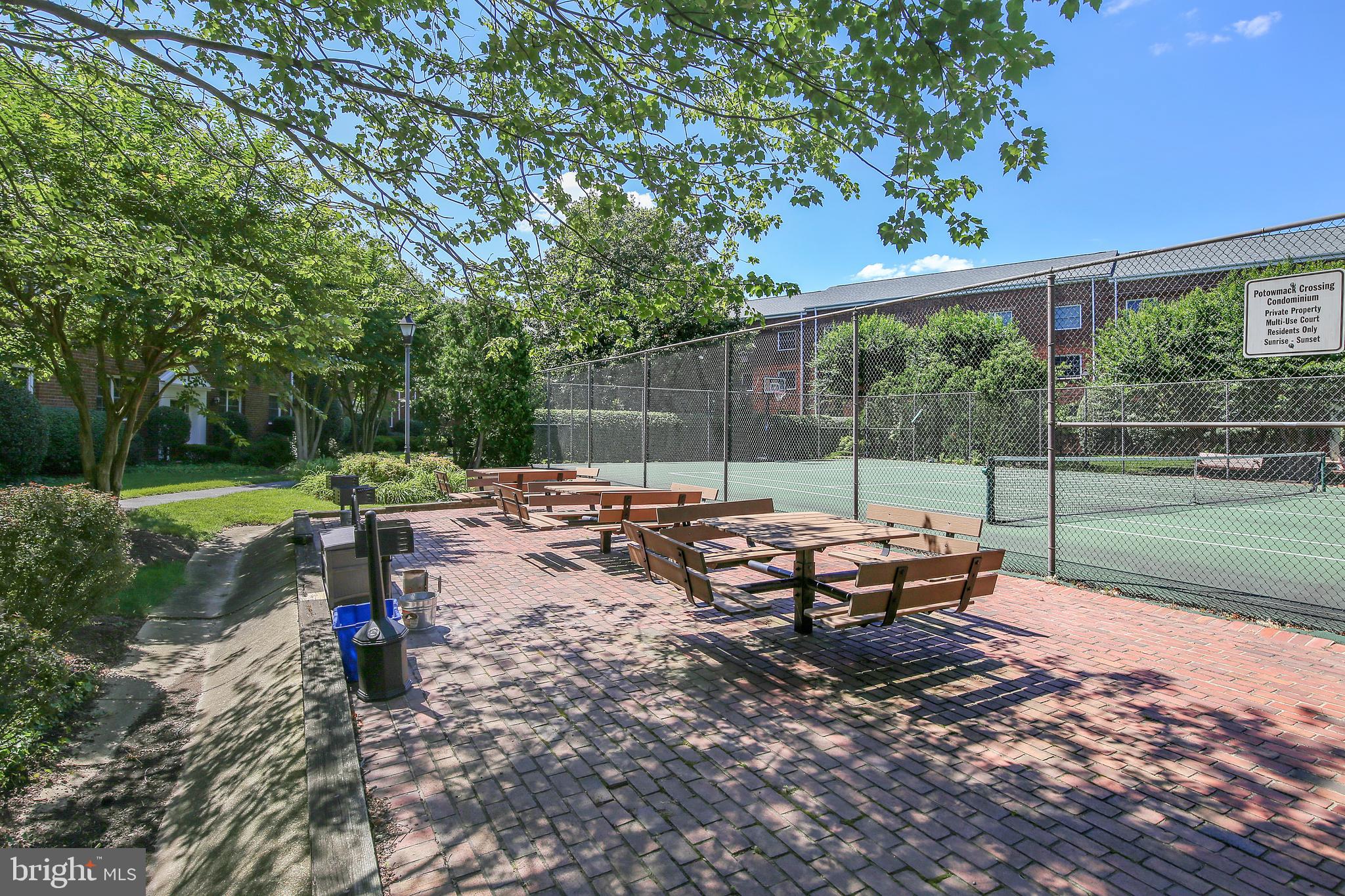 POTOWMACK CROSSING - Residential