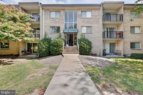 1602 RENATE DRIVE 302 WOODBRIDGE VA 22192